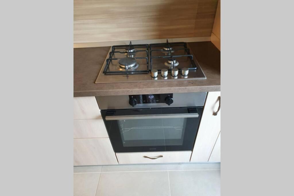 Ferienwohnung Confort Studio With A Marvelous Kitchen Bukarest Exterior foto